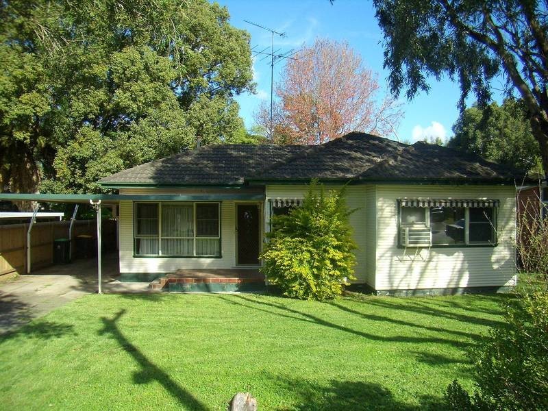 16 Brooker Ave, Oatlands NSW 2117