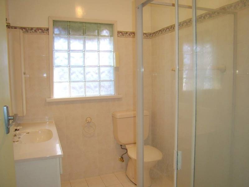 16 Brooker Ave, Oatlands NSW 2117