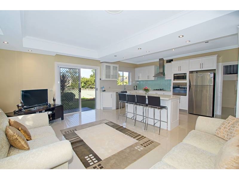 5 Kelvin Court, Oatlands NSW 2117