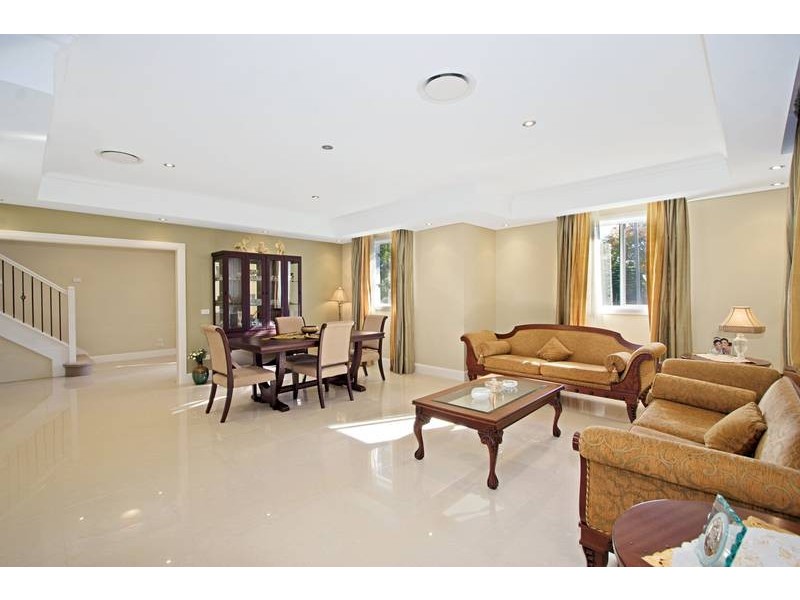 5 Kelvin Court, Oatlands NSW 2117