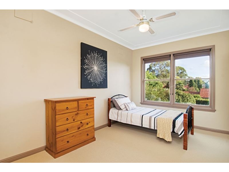25 LAWNDALE AVENUE, North Rocks NSW 2151