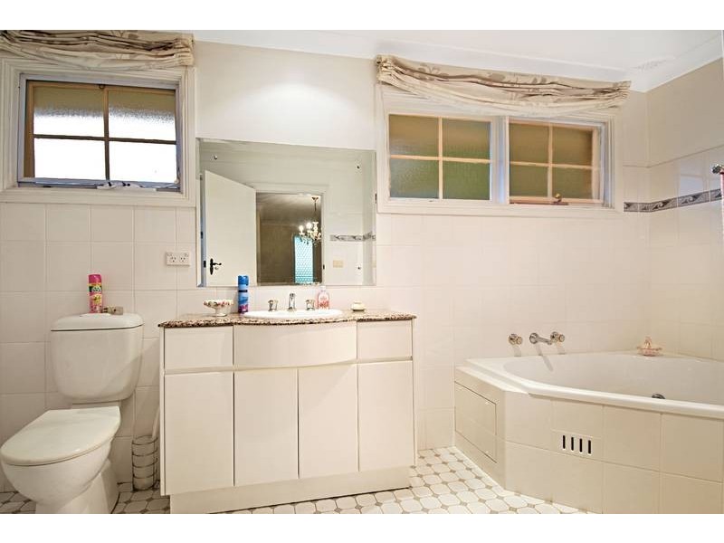 7 Yarralumla Drive, Carlingford NSW 2118