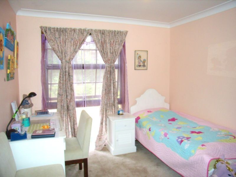 18 Edinburgh Ave, Carlingford NSW 2118