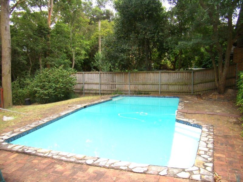 18 Edinburgh Ave, Carlingford NSW 2118