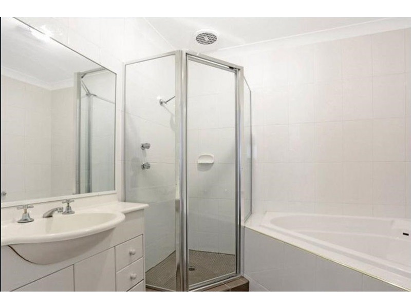 2/125 Oakes Road, Carlingford NSW 2118