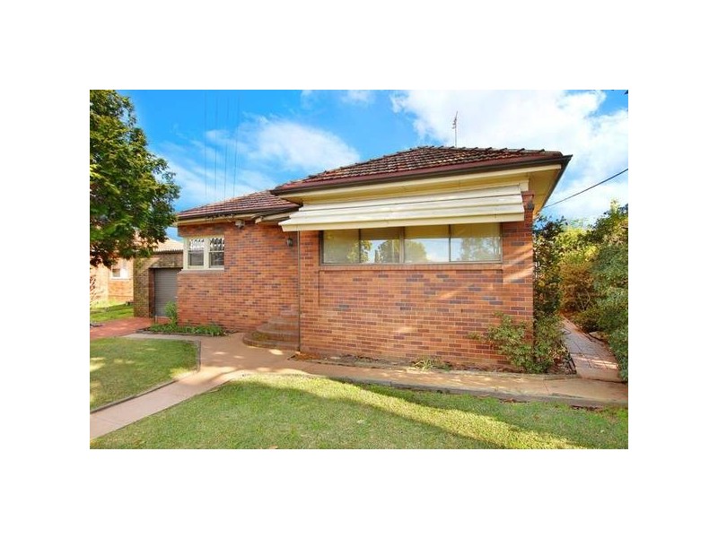 126 Windsor Road, Northmead NSW 2152