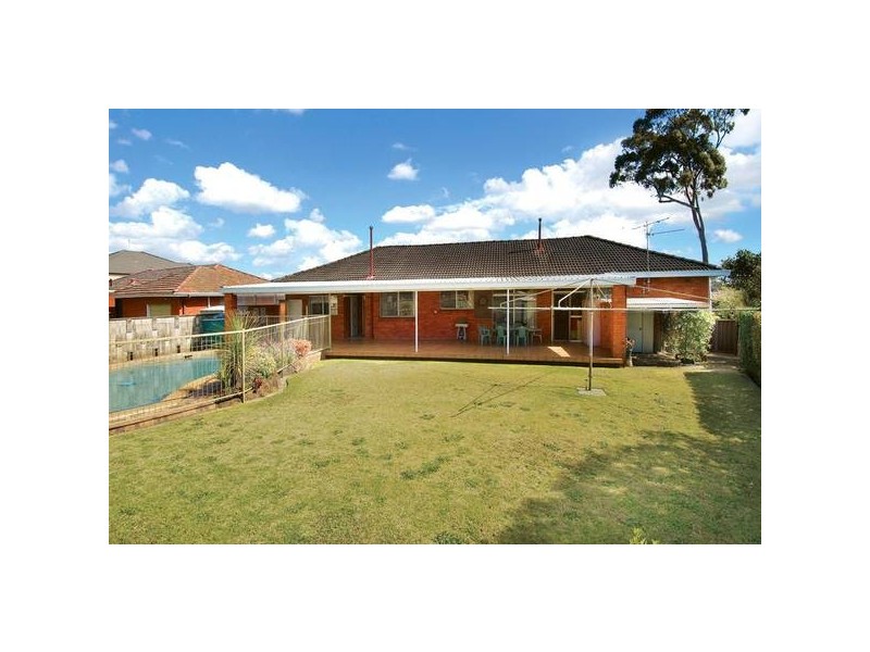 23 Arcadian Circuit, Carlingford NSW 2118