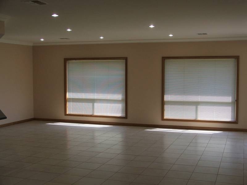 130 SILVERBROOK AVENUE, Mount Gambier SA 5290