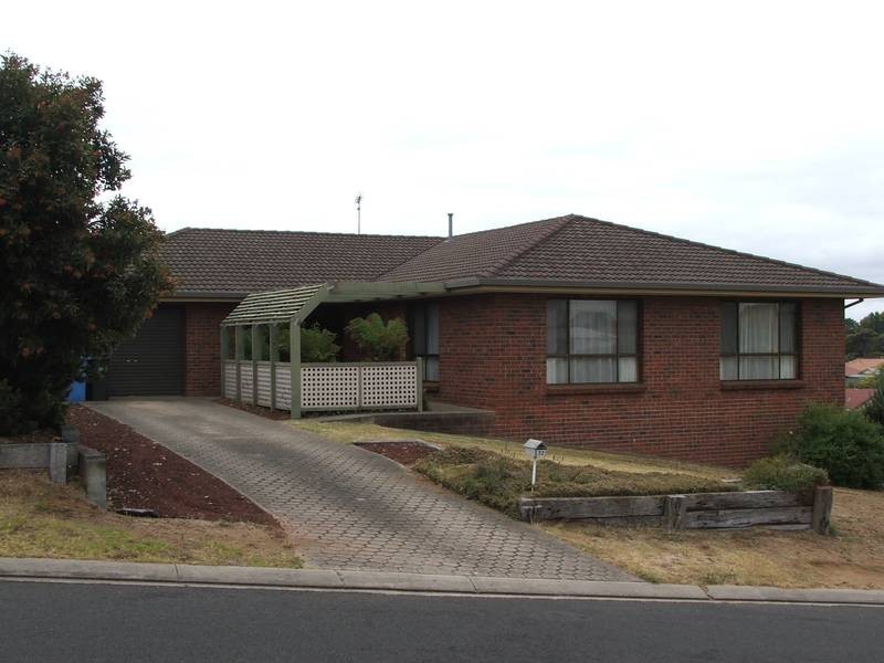 32 MONTEBELLO DRIVE, Mount Gambier SA 5290