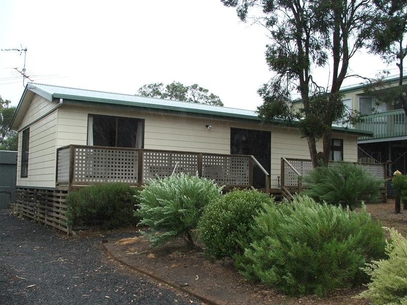 8 Sydney Street, Nelson VIC 3292