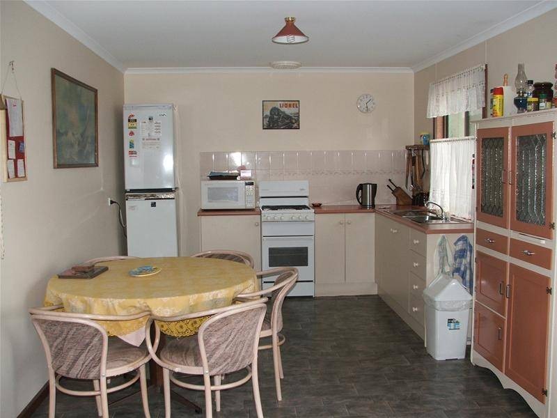 8 Sydney Street, Nelson VIC 3292