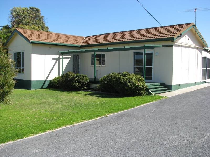 2 SARGEANT STREET, Beachport SA 5280