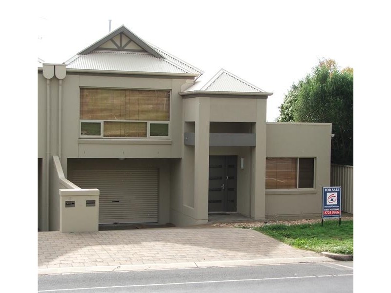1/8 Lake Terrace West, Mount Gambier SA 5290