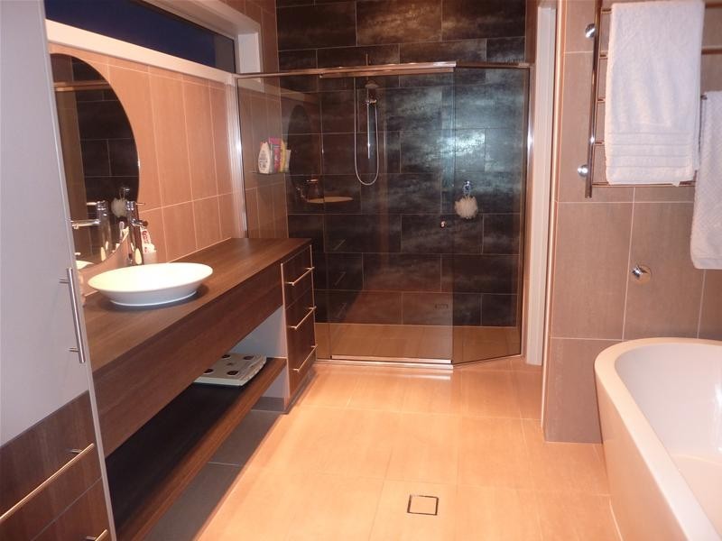 11 Redwood Avenue, Mount Gambier SA 5290