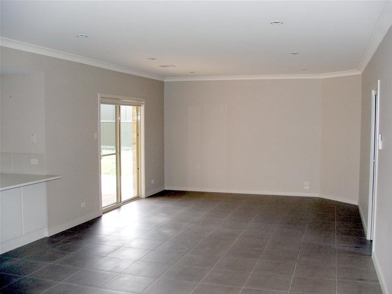 4 Silverbrook Avenue, Mount Gambier SA 5290