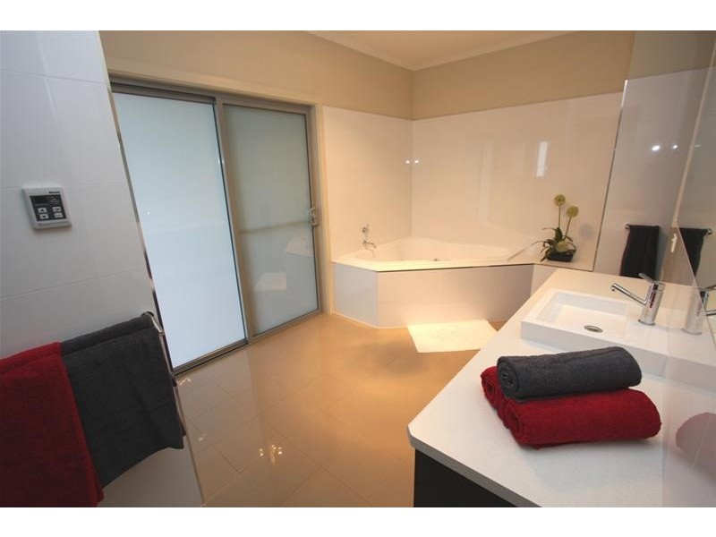 9 Hilltop Avenue, Mount Gambier SA 5290