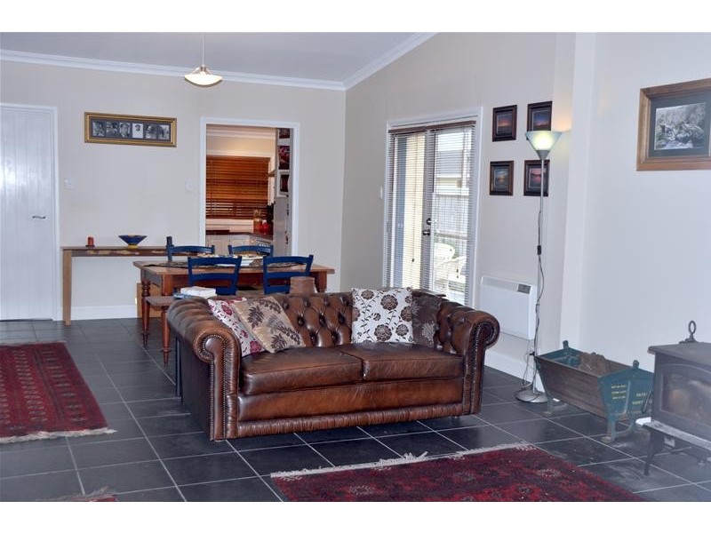 95 Meylin Street, Port Macdonnell SA 5291