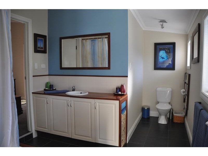 95 Meylin Street, Port Macdonnell SA 5291