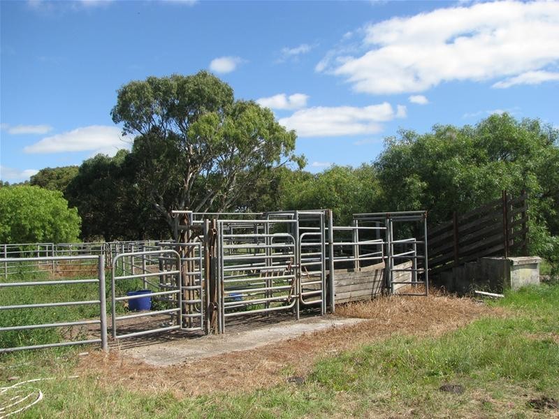 00 Punt Road, Caveton SA 5291