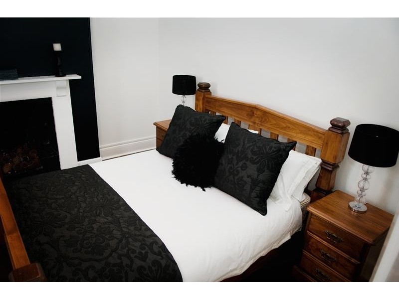 3 Charles Street, Port Macdonnell SA 5291