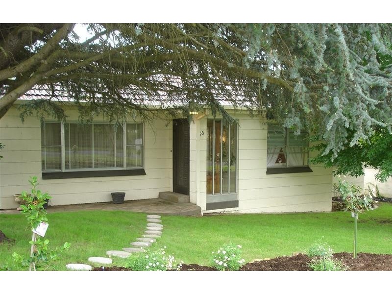 98 Crouch Street South, Mount Gambier SA 5290