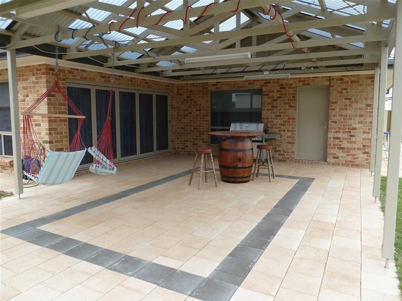 27 Hilltop Avenue, Mount Gambier SA 5290