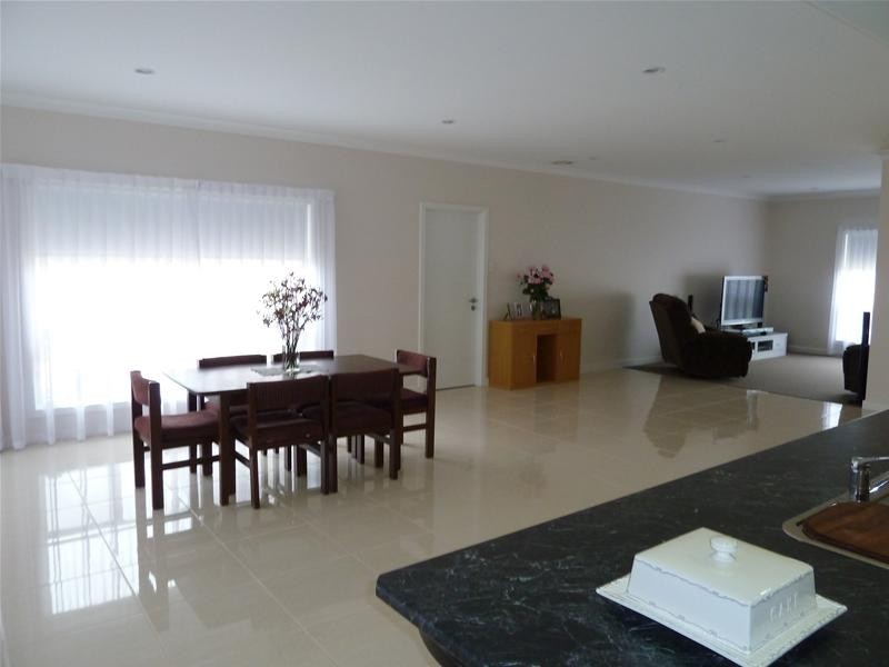 27 Hilltop Avenue, Mount Gambier SA 5290