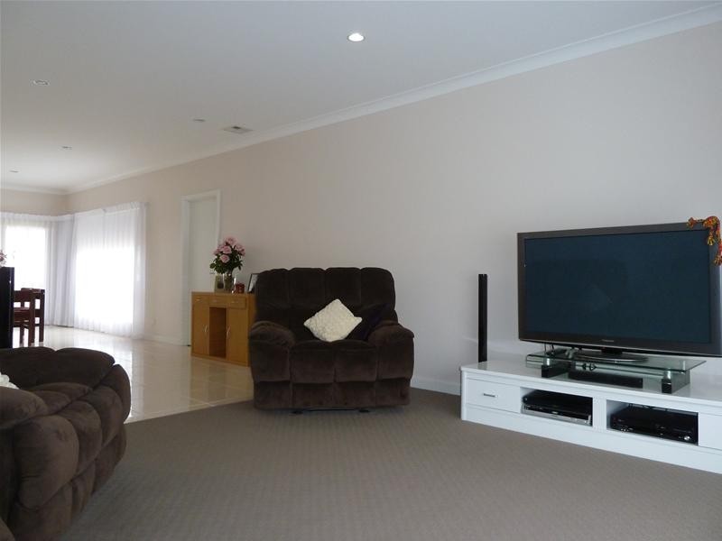 27 Hilltop Avenue, Mount Gambier SA 5290