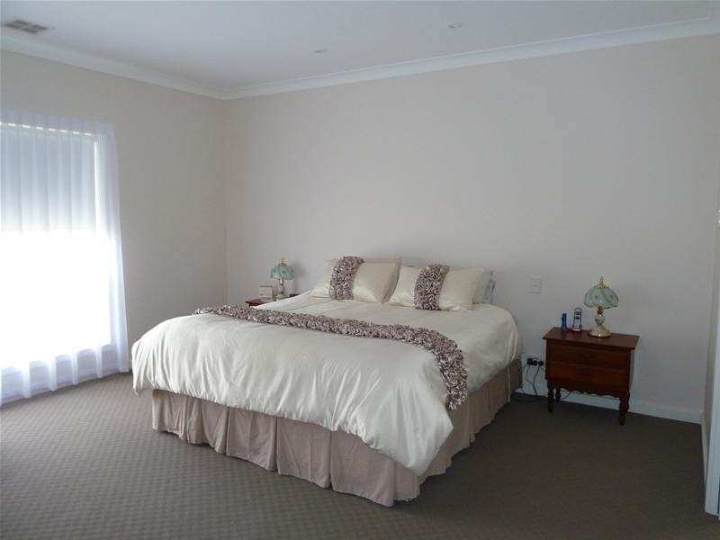 27 Hilltop Avenue, Mount Gambier SA 5290