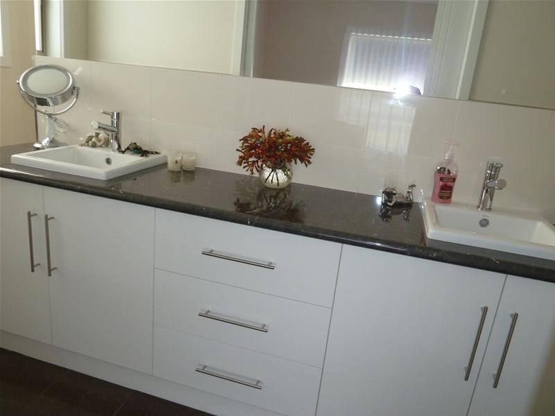 27 Hilltop Avenue, Mount Gambier SA 5290