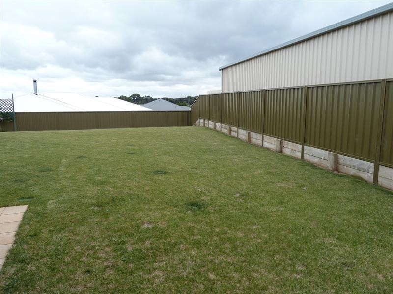 27 Hilltop Avenue, Mount Gambier SA 5290