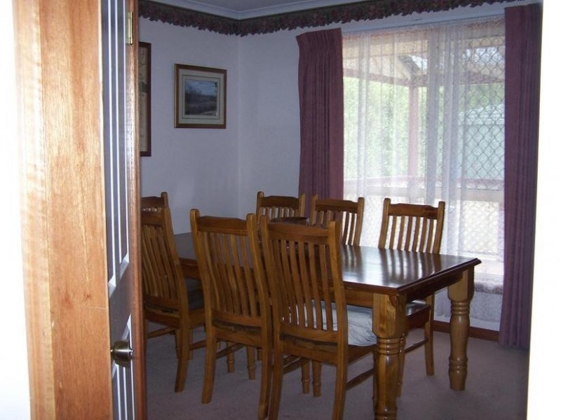 11 Vivienne Avenue, Mount Gambier SA 5290