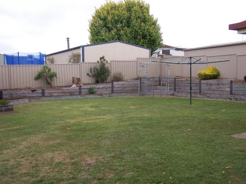 11 Vivienne Avenue, Mount Gambier SA 5290