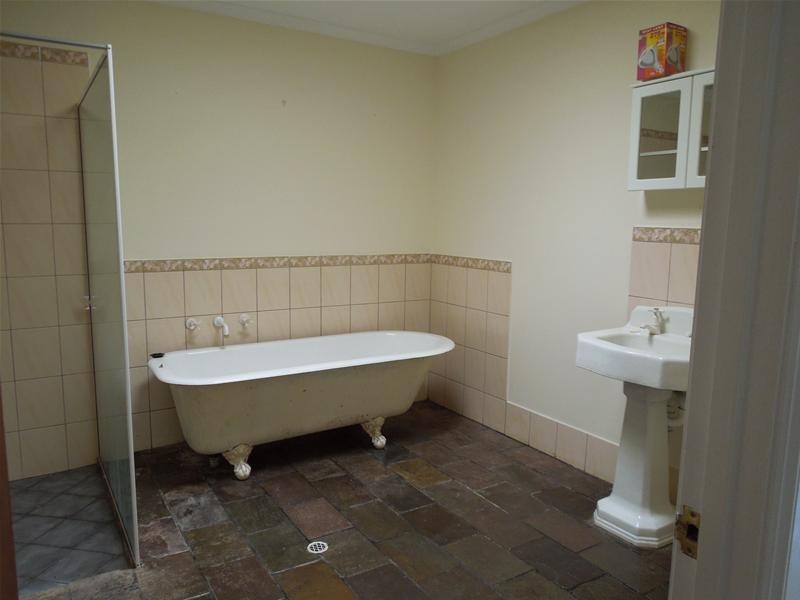 35 Jubilee Highway West, Mount Gambier SA 5290