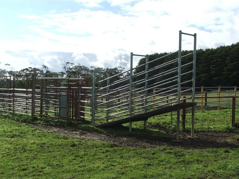 1 Princes Highway, Dartmoor VIC 3304