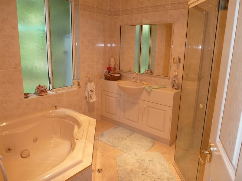 13 Bellaire Close, Mount Gambier SA 5290