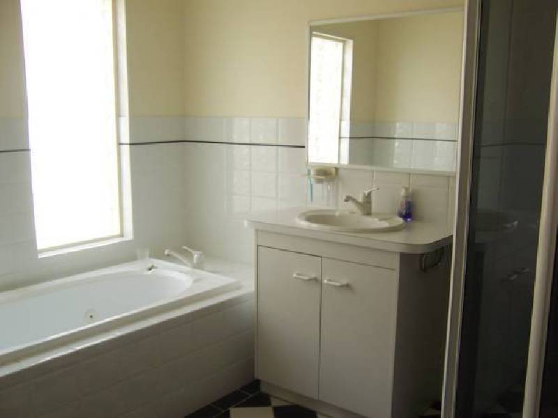 32 LAKE TERRACE WEST, Mount Gambier SA 5290