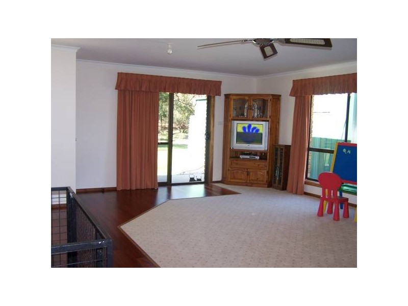 10 Warreanga Road, Caroline SA 5291