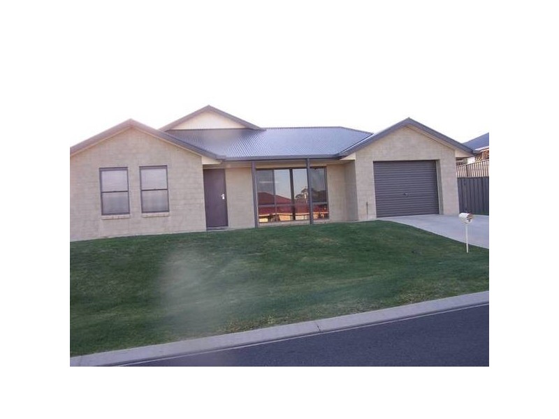 19 Lakewood Avenue, Mount Gambier SA 5290