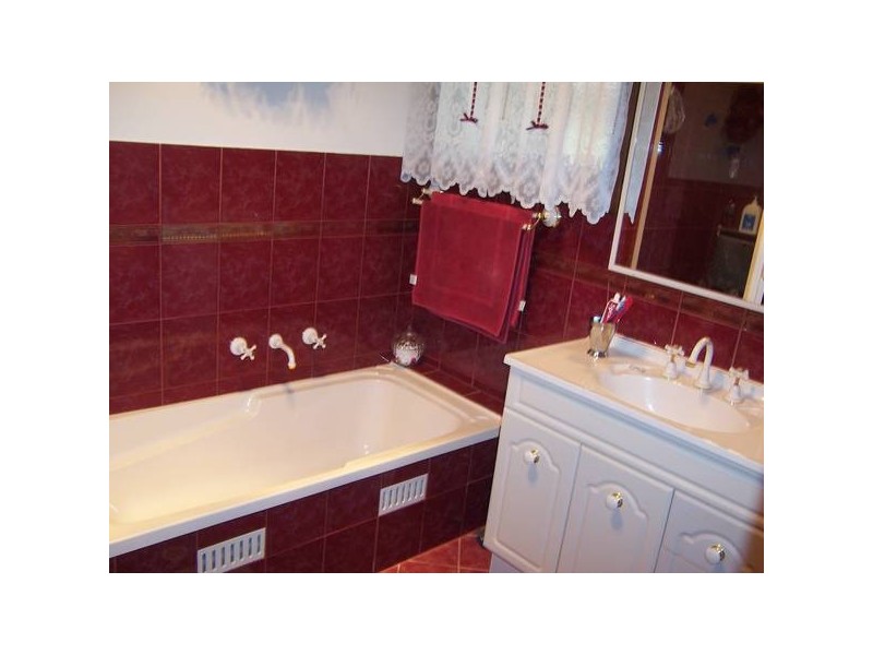 2 Glenmont Crescent, Mount Gambier SA 5290