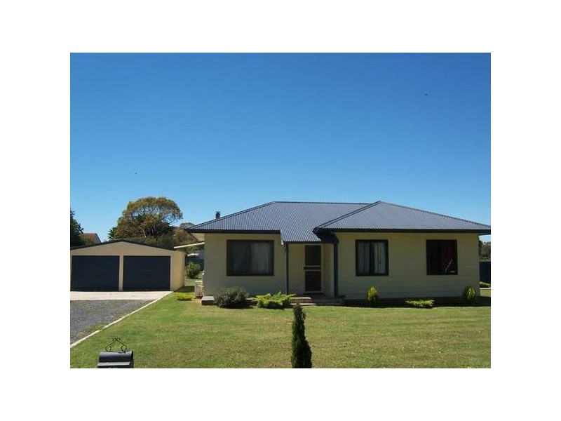 20 Adelaide Rd, Kalangadoo SA 5278