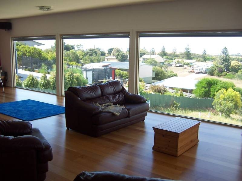 11 MEREDITH STREET, Nelson VIC 3292