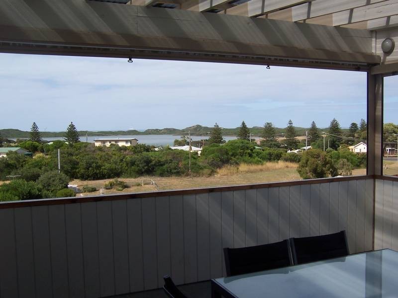 11 MEREDITH STREET, Nelson VIC 3292