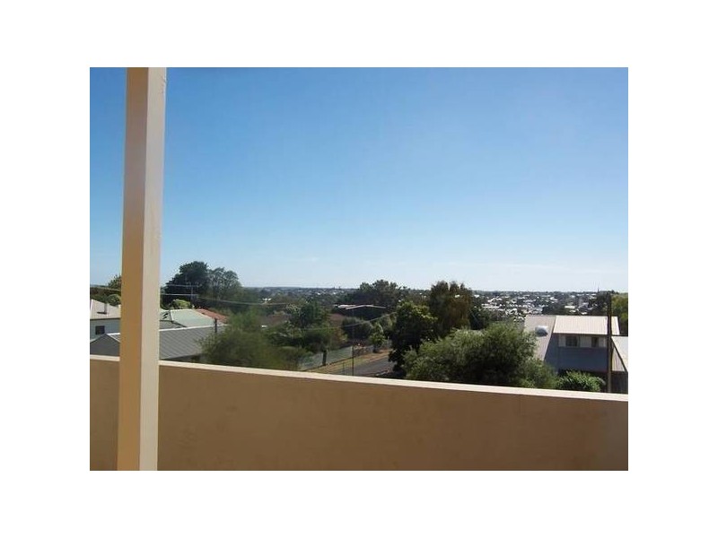 1/8 LAKE TERRACE WEST, Mount Gambier SA 5290