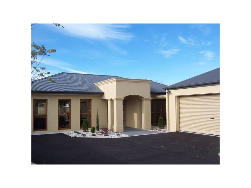 2/11 WALLACE STREET, Mount Gambier SA 5290