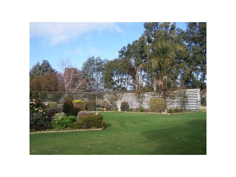 00 EDGE OF TOWN, Mount Gambier SA 5290