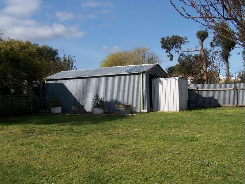 8 Edward Street, Tarpeena SA 5277