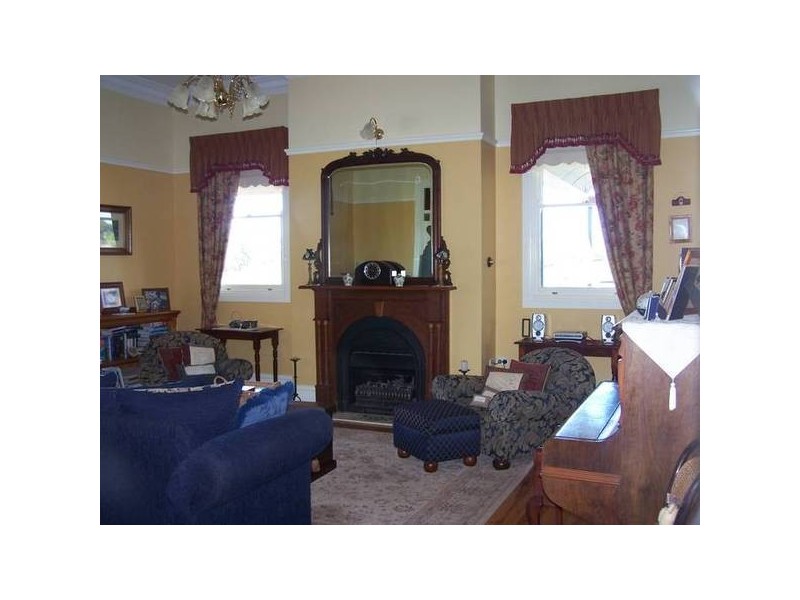 11 BURSTON ROAD, Mount Gambier SA 5290