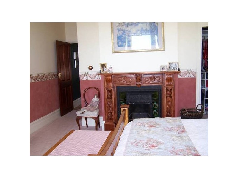 11 BURSTON ROAD, Mount Gambier SA 5290