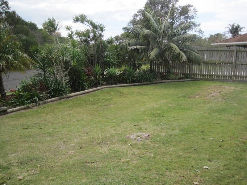 1/11 Karikeree Avenue, Lake Cathie NSW 2445